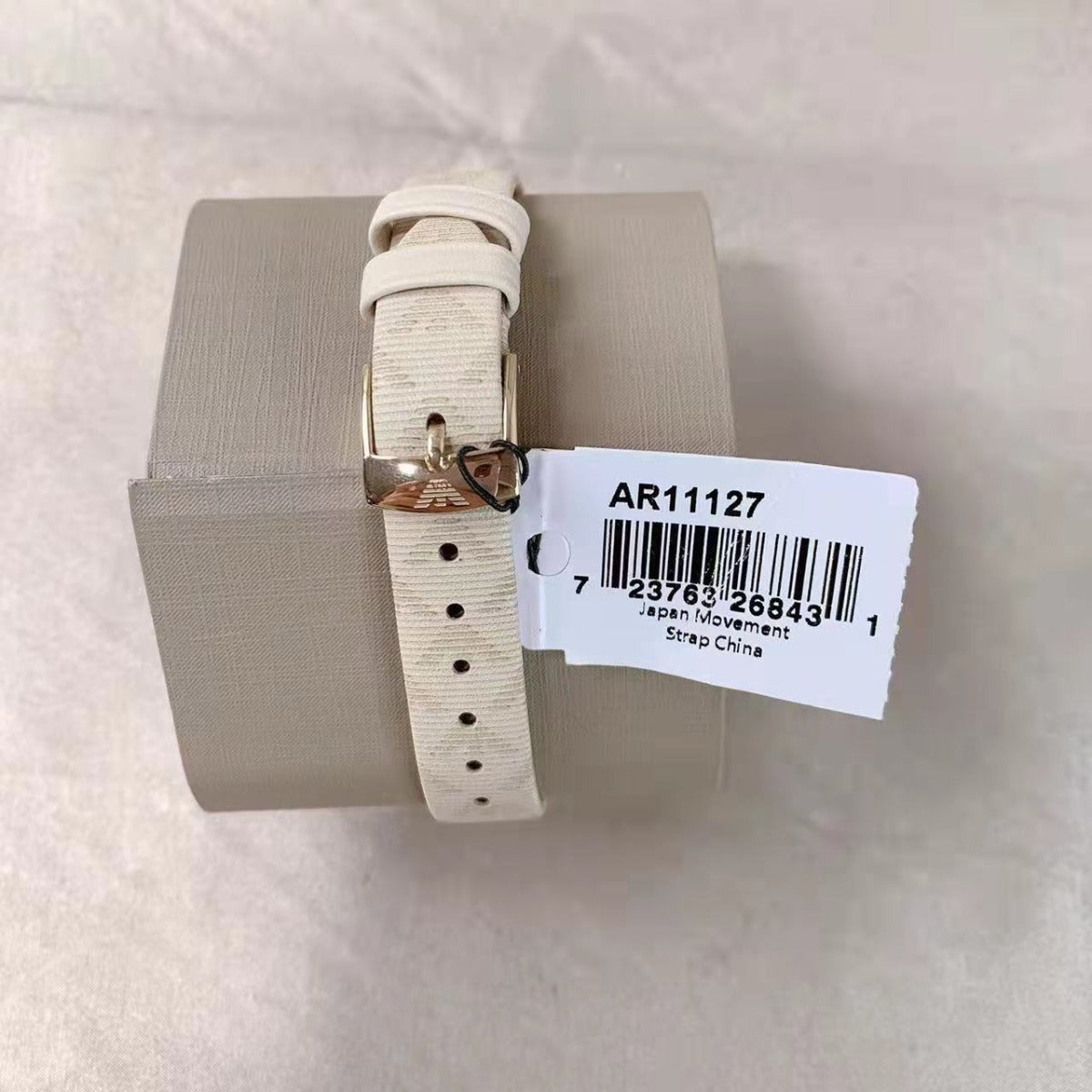 Emporio Armani AR11127 Women's Two-Hand Cream Leather Watch Emporio Armani AR11127 Women's Two-Hand Cream Leather Watch